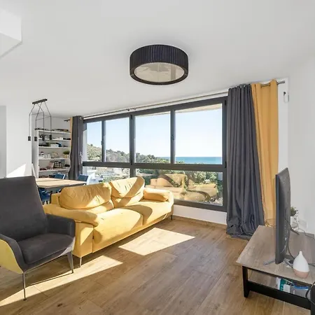 Waterfront Seaview